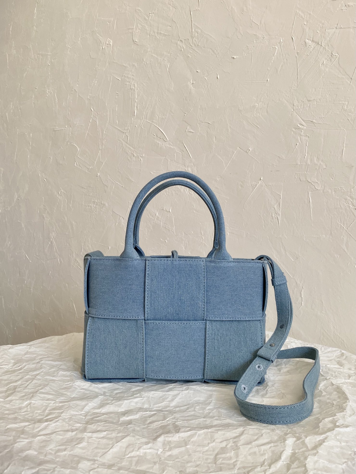 B0tt*ga Ven*ta Mini Arco Tote Bag Blue For Women‎ 9.8in/25cm
