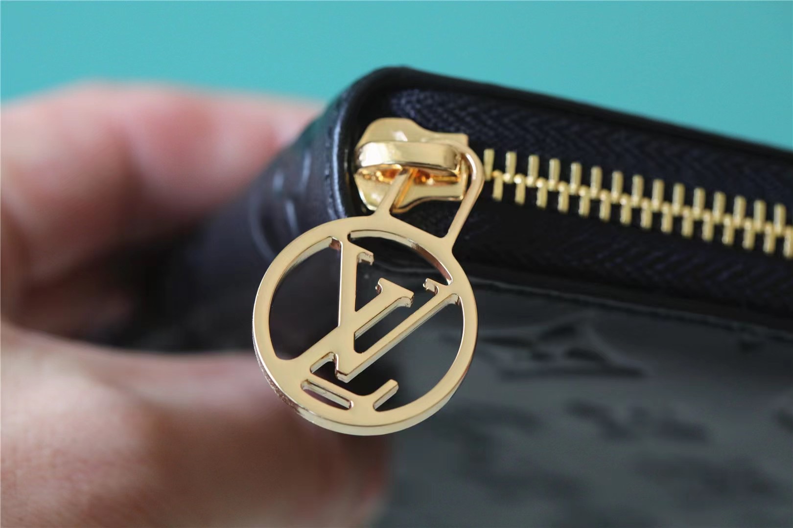 Zippy Wallet Monogram Embossed Black For Women 8.1in/20cm M81510