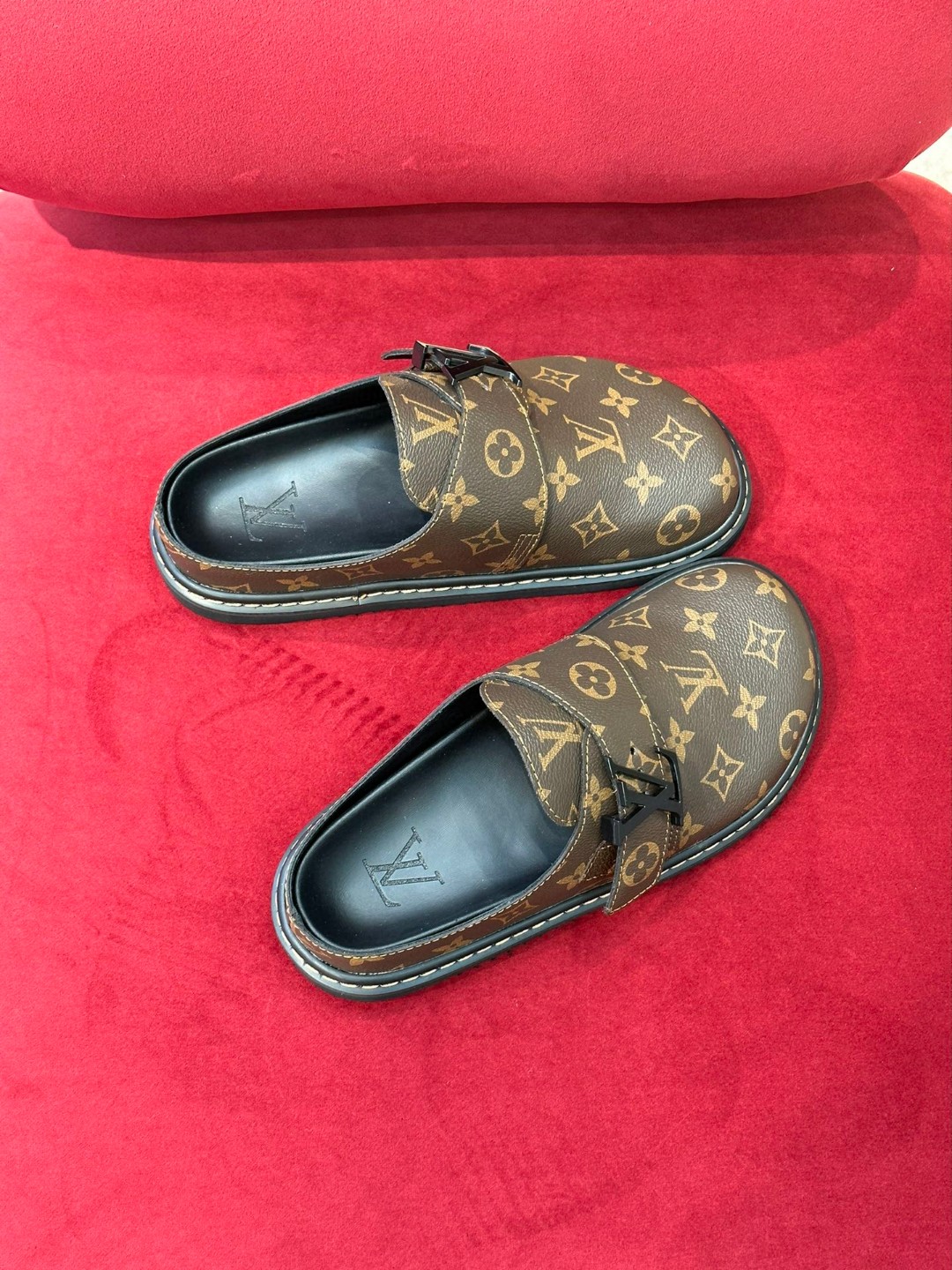 L0vis Vvtt0n LV Easy Mule Monogram Canvas Brown For Men