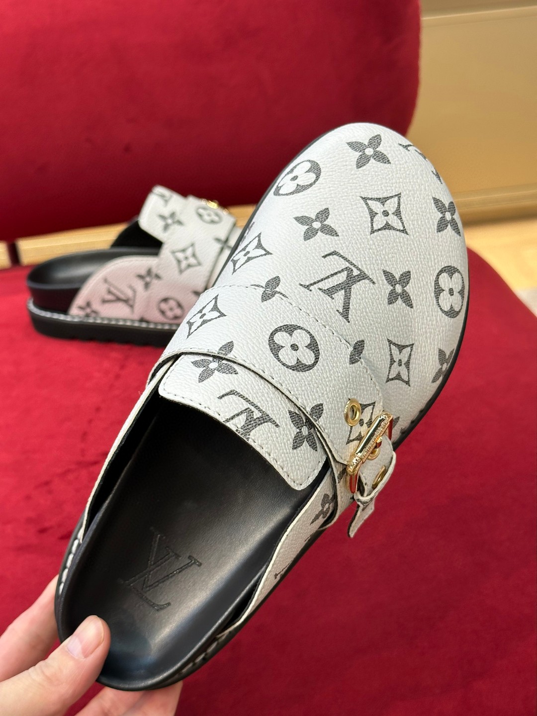 L0vis Vvtt0n LV Easy Mule Monogram Canvas White For Men