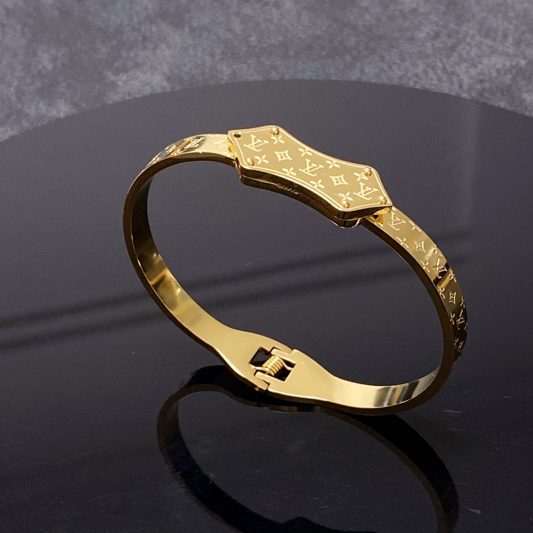 L0vis Vvtt0n LV Titan Bracelet Gold Tone For Women