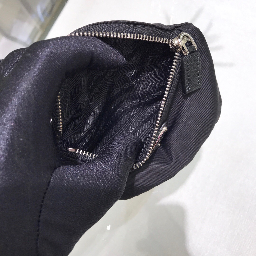 Pra*a Nylon Wristlet Clutch Bag Black/Pink/Red For Women 5.1 in/ 13 cm 2TT095_D02_F0002