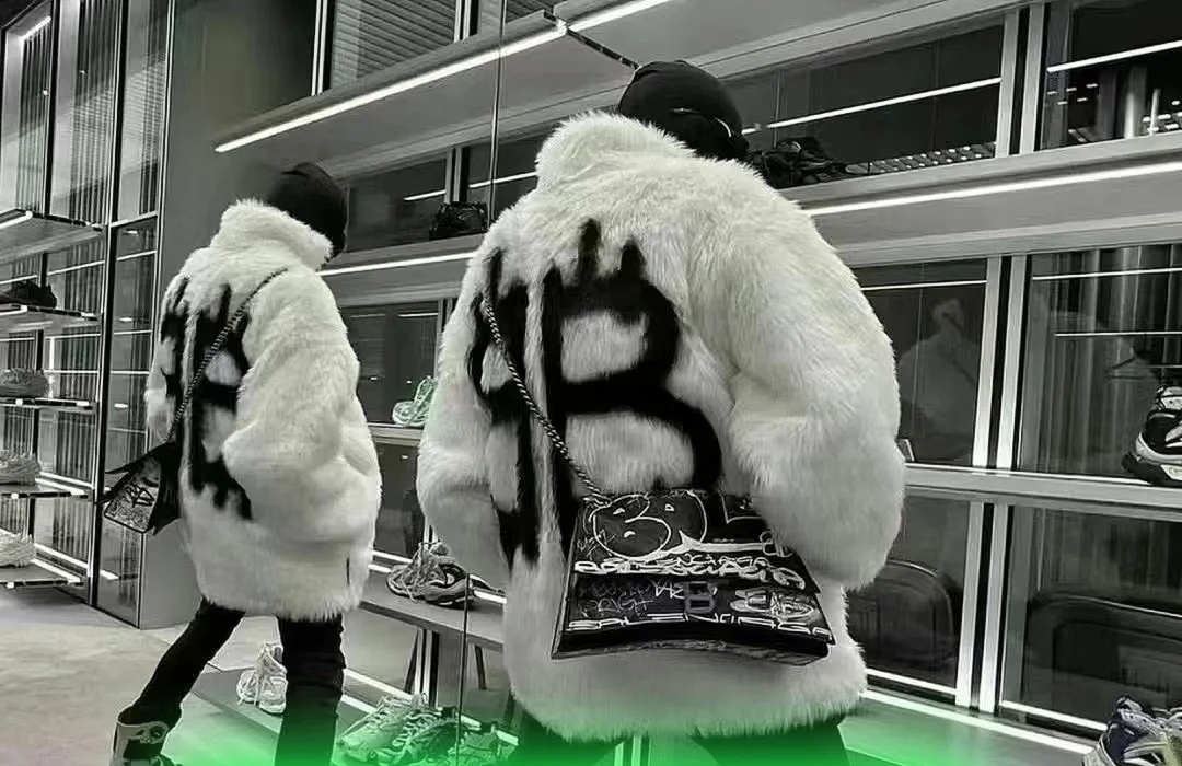 Ba1en*iaga Crush Old School Bag Black For Women‎ 12.2in/30.9cm