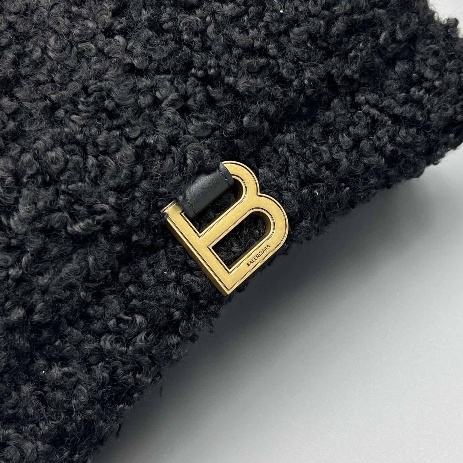 Ba1en*iaga Furry Hourglass Small Handbag Black/Grey/Pink For Women‎ 9.4in/23.8cm 676365210FU1000