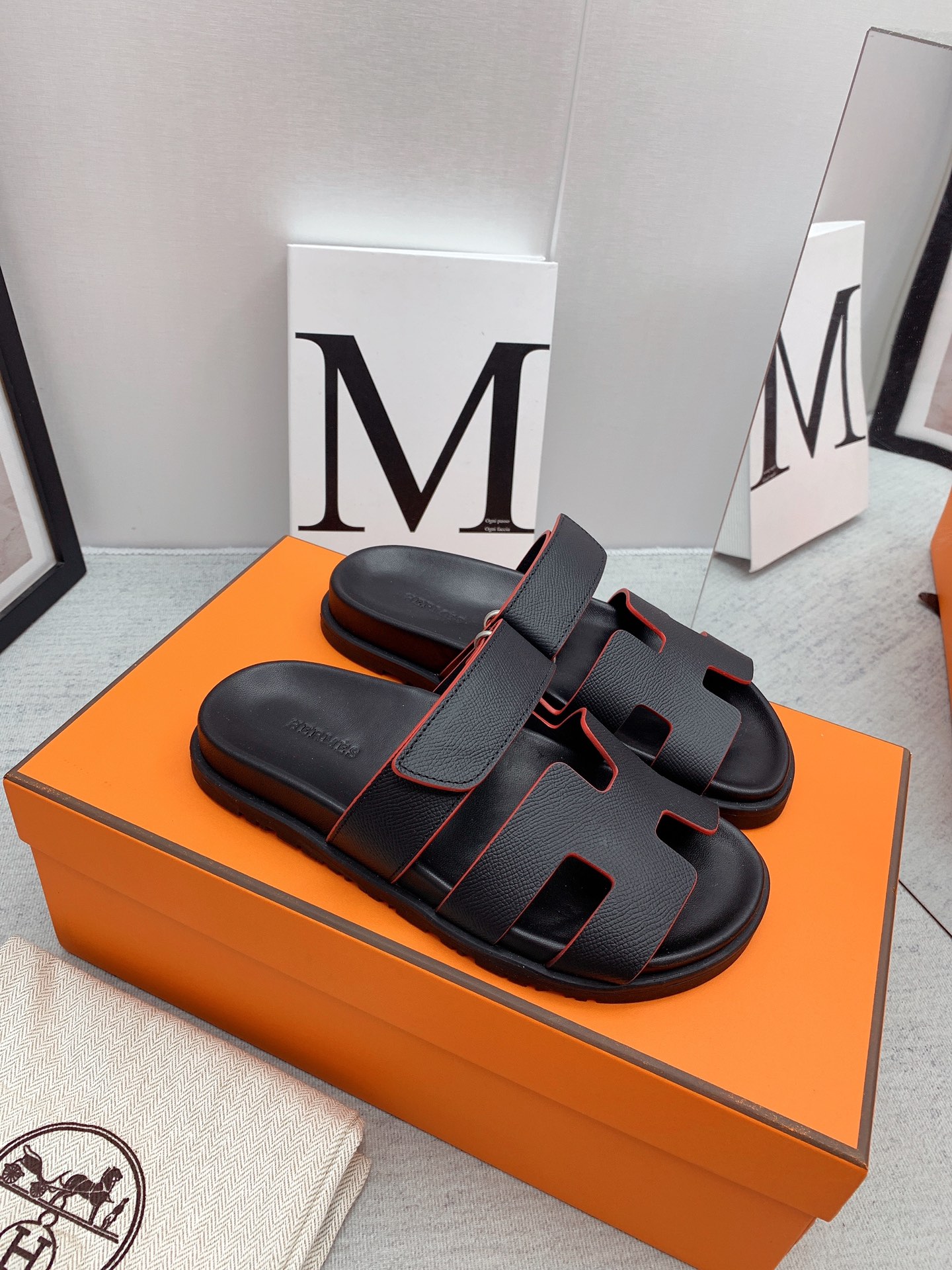 H**me5 Chypre Sandal Black For Men