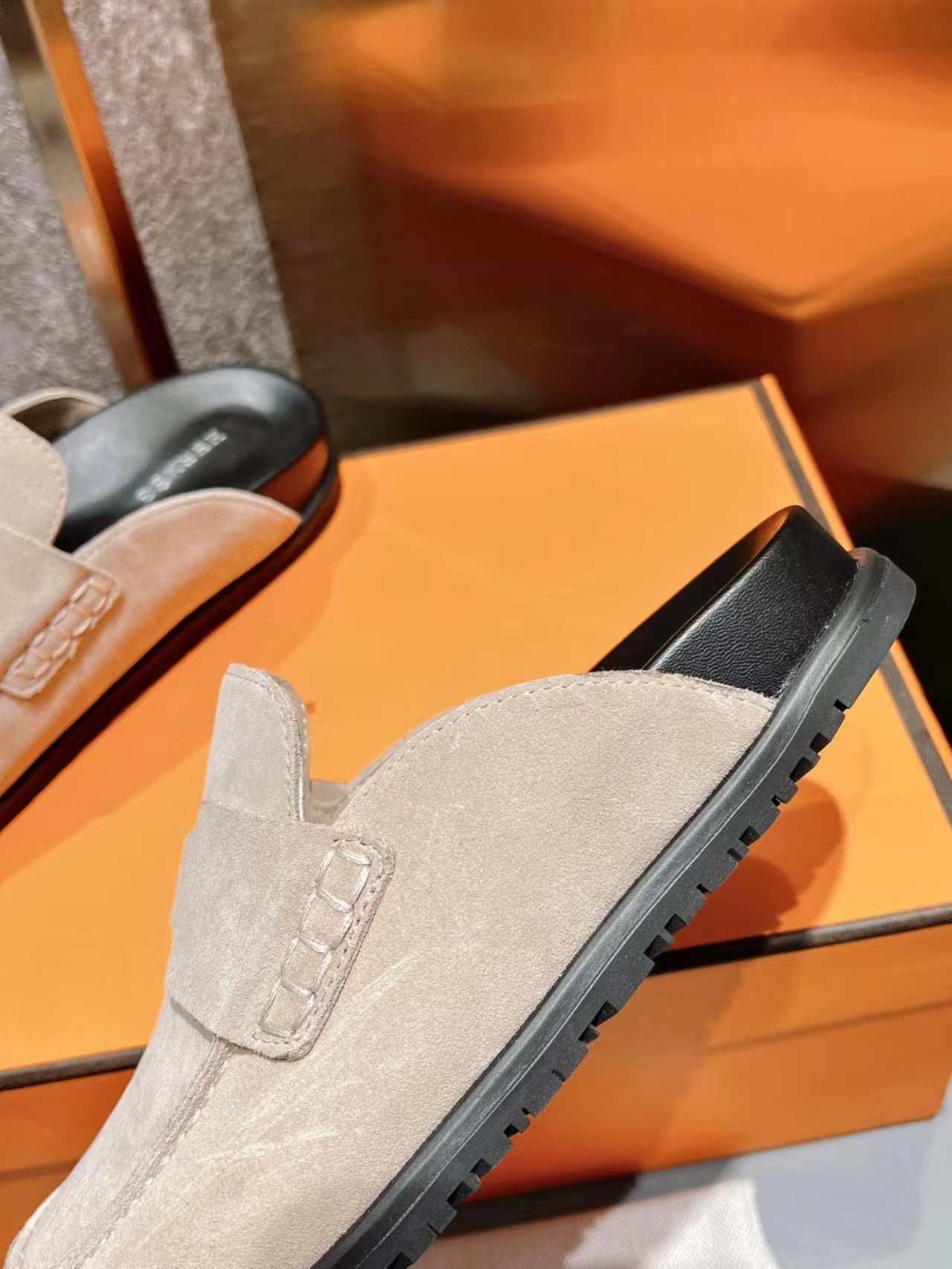 H**me5 Go Mule Beige For Women