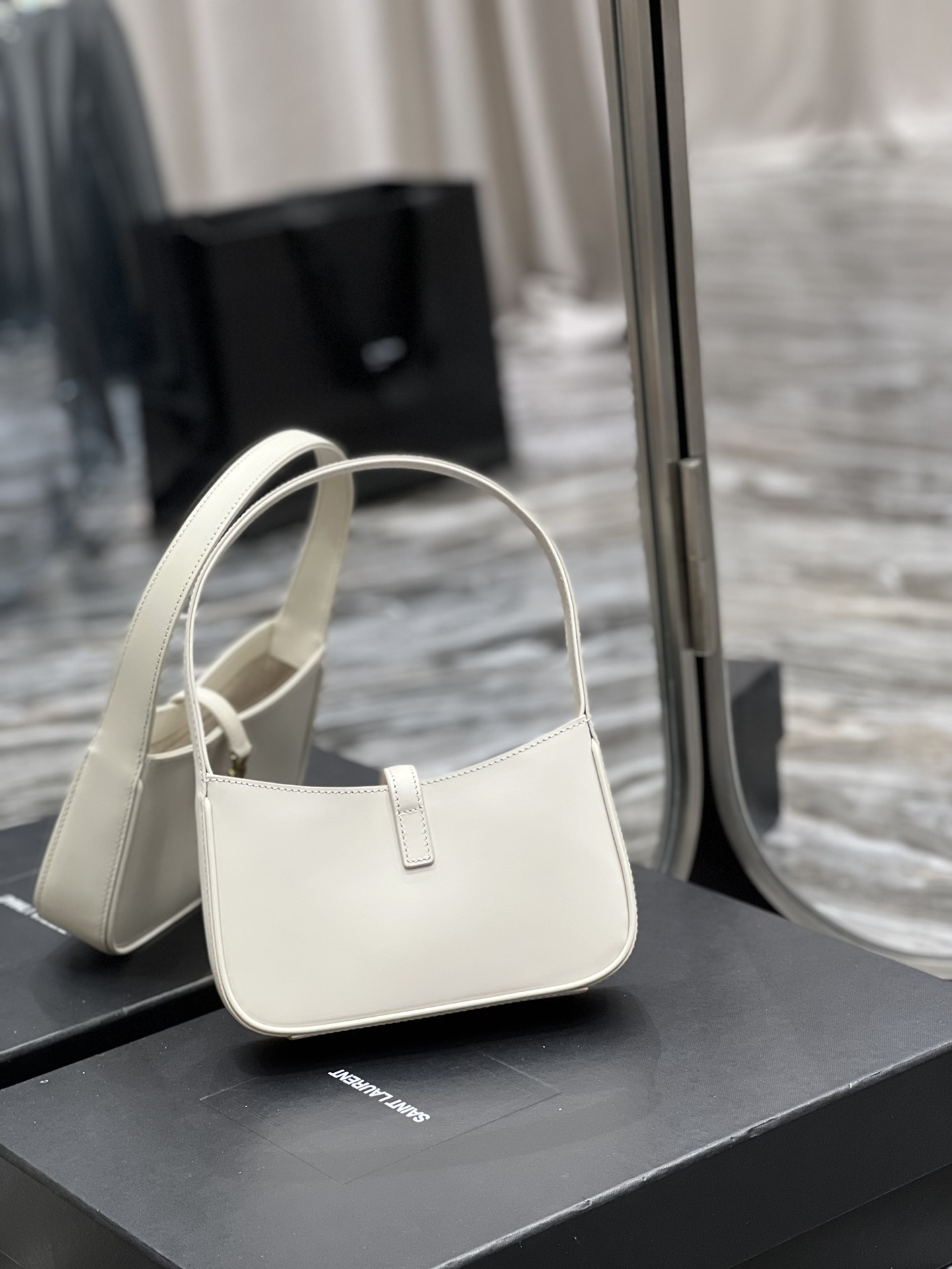 Sa1nt Lau*nt Le 5 A 7 Mini White For Women‎ 7.5in/19cm 7103182R20W9207