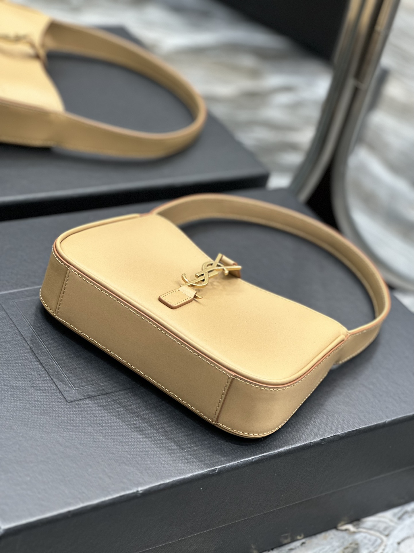 Sa1nt Lau*nt Le 5 A 7 Mini Black/Brown For Women‎ 7.5in/19cm 7103182R20W1000