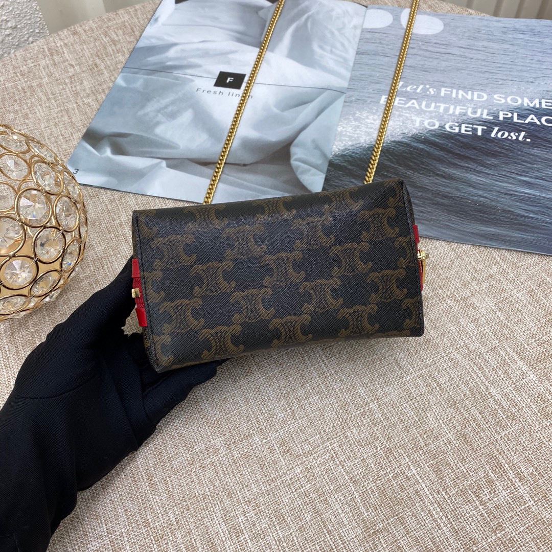 Ce1i*e Clutch With Chain In Triomphe Canvas White/Red For Women‎ 6in/16cm 10E382CBX.01BC