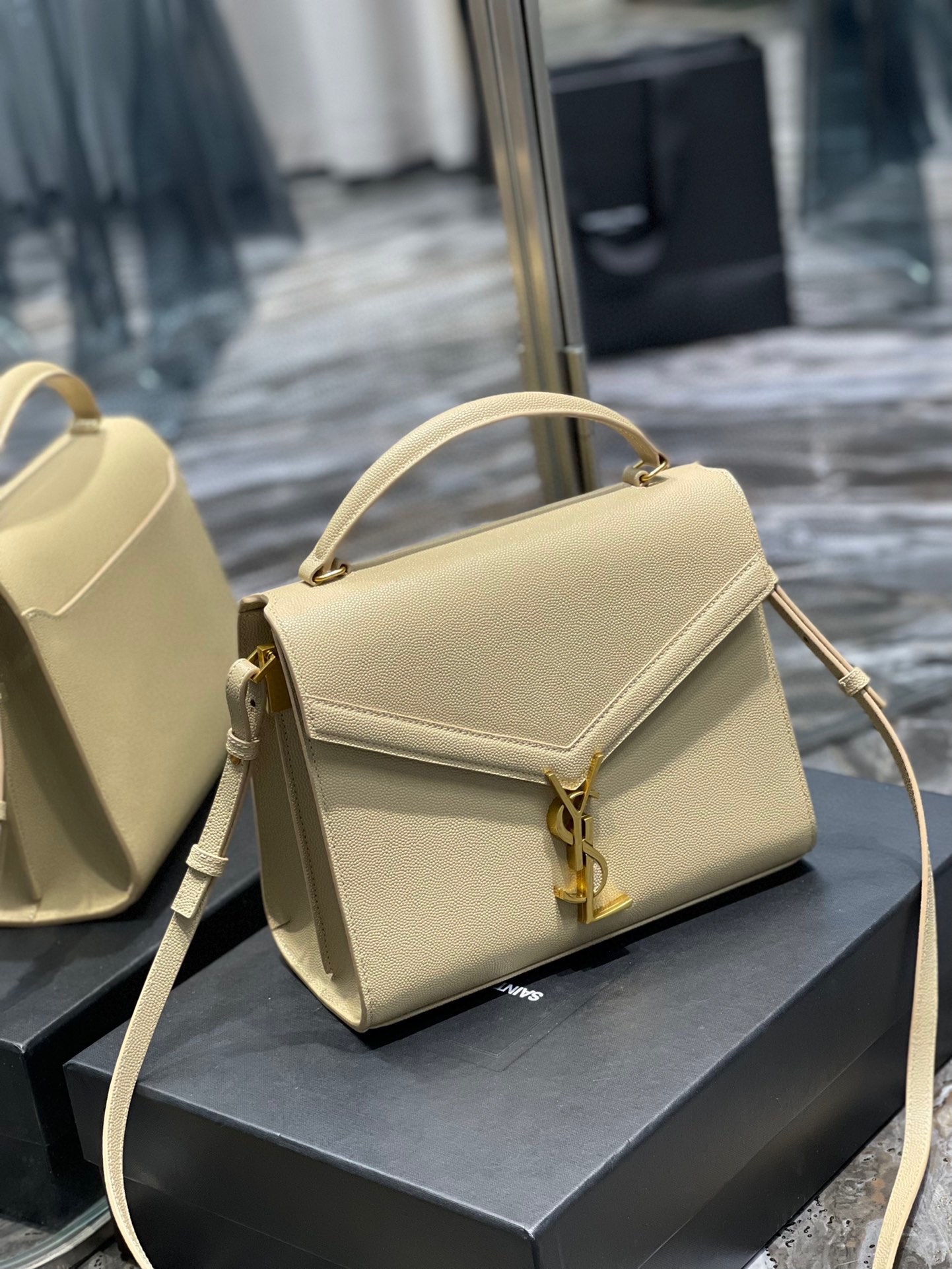 Sa1nt Lau*nt Cassandra Medium Top Handle Bag Black/Burgundy/Green/Grey/Light Yellow For Women‎ 9.6in/24.5cm 6239310SX0W2045