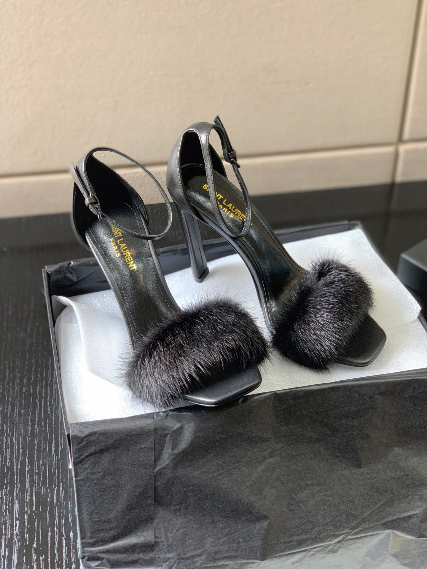 Sa1nt Lau*nt Bea Ankle Strap Sandals Black For Women