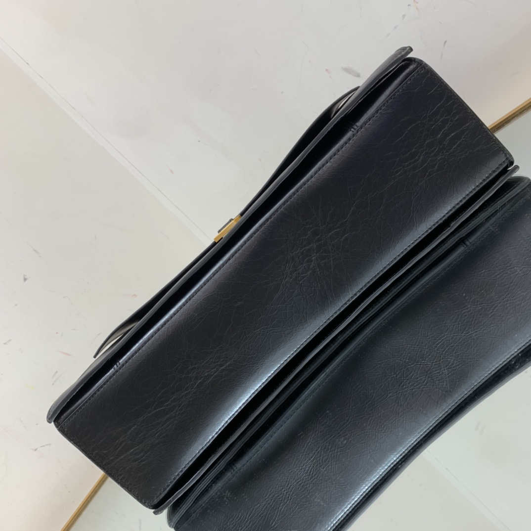 Ba1en*iaga Crush Large Chain Bag In Black For Women 15.7in/ 40cm 716332210IT1000