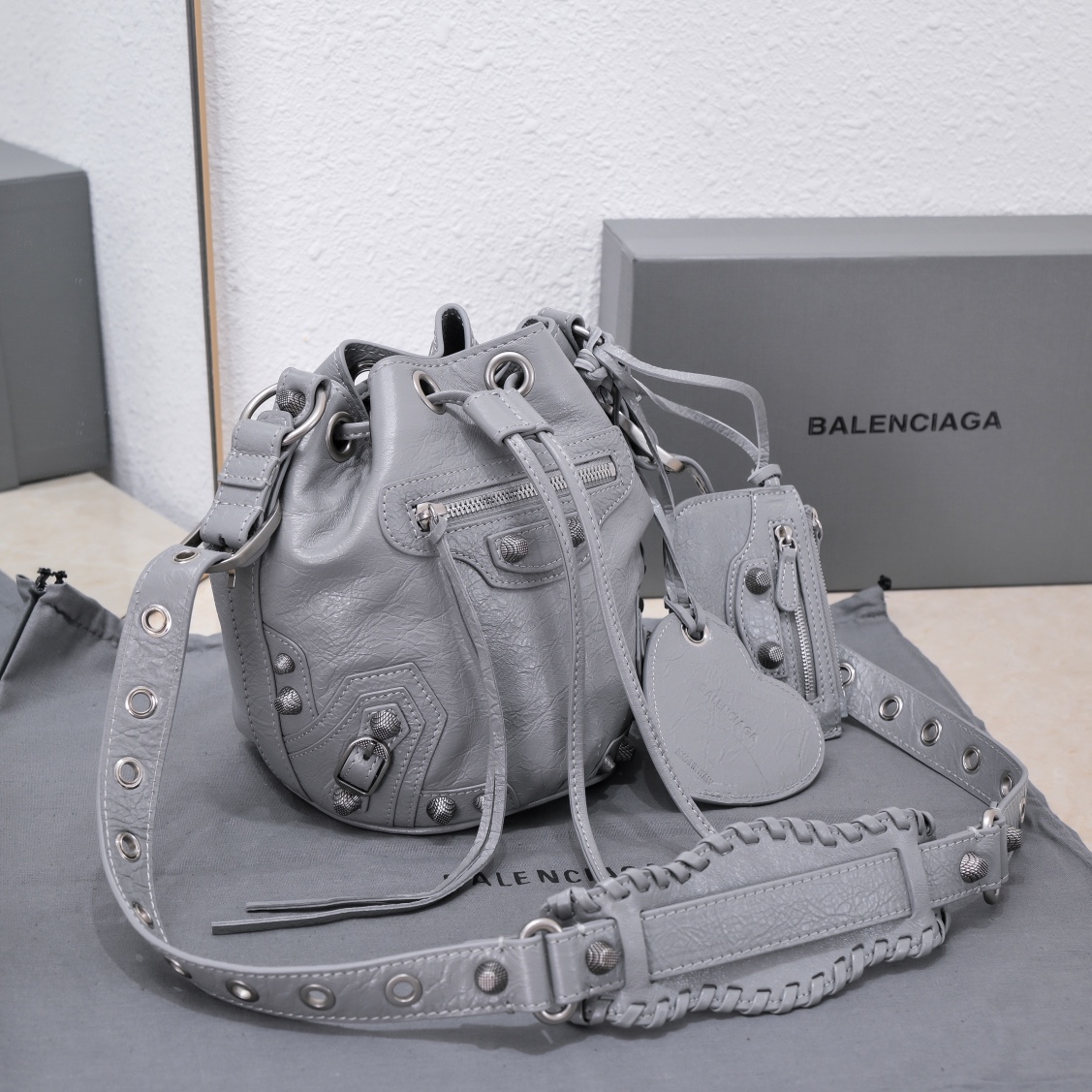 Ba1en*iaga Le Cagole Xs Bucket Bag White/Black/Light Black/Grey/Light Grey For Women 7.8in/20 cm 7024311VG9Y9104
