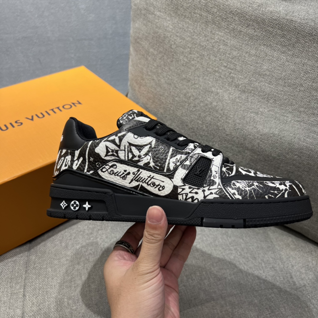 L0vis Vvtt0n LV Trainer Sneaker Black For Men 1AB9WZ