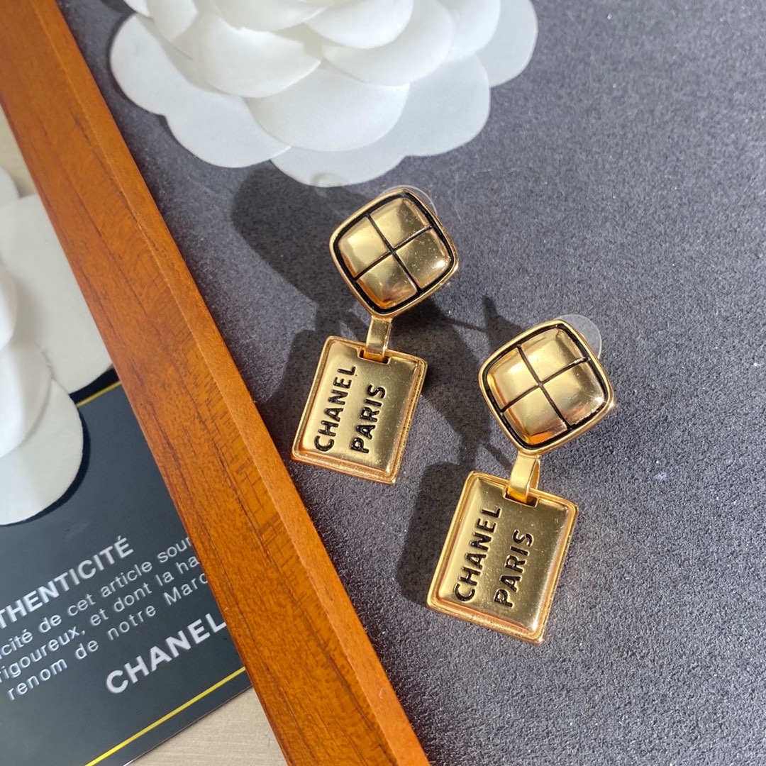 Ch**el Big-Name Earrings Gold For Women