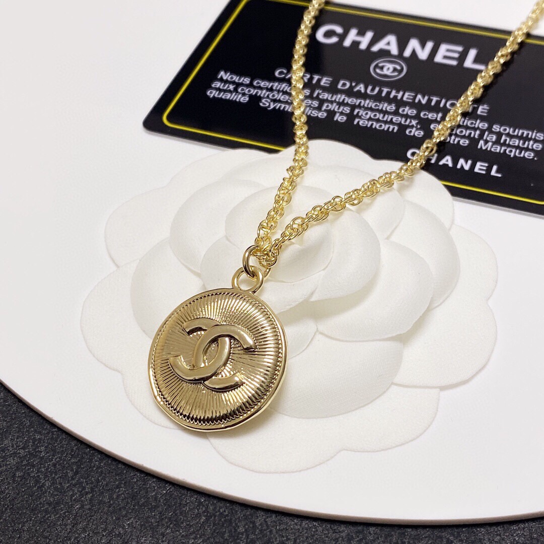 Ch**el CC Necklace Gold For Women