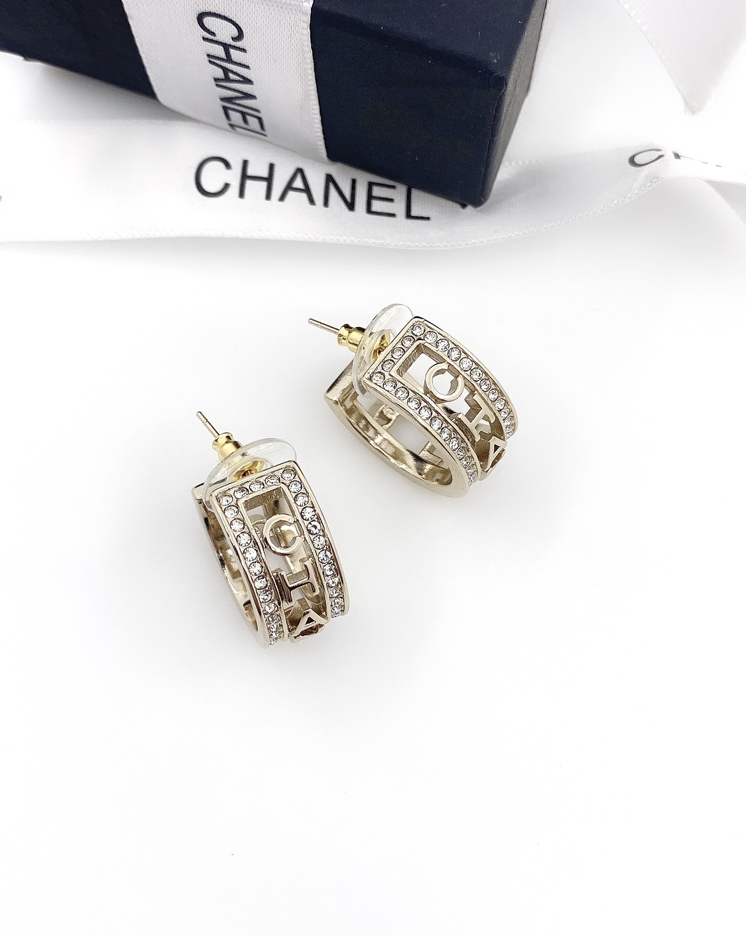 Ch**el Engraving The Letter C-H-A-N-E-L Earrings Gold Tone For Women