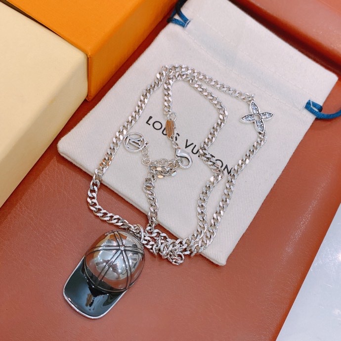 L0vis Vvtt0n Hat Necklace Silver For Women