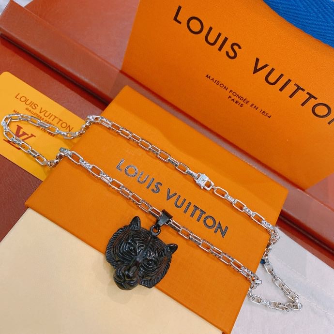 L0vis Vvtt0n Leash Necklace Silver For Women