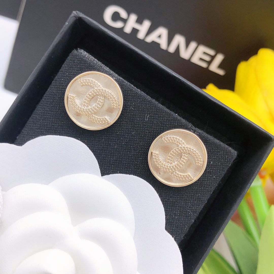 Ch**el Middle Round Earrings Gold For Women