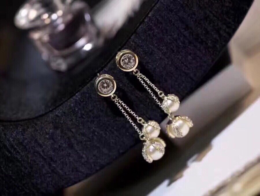 Ch**el Two Pearls Noble Earrings Silver Tone For Women