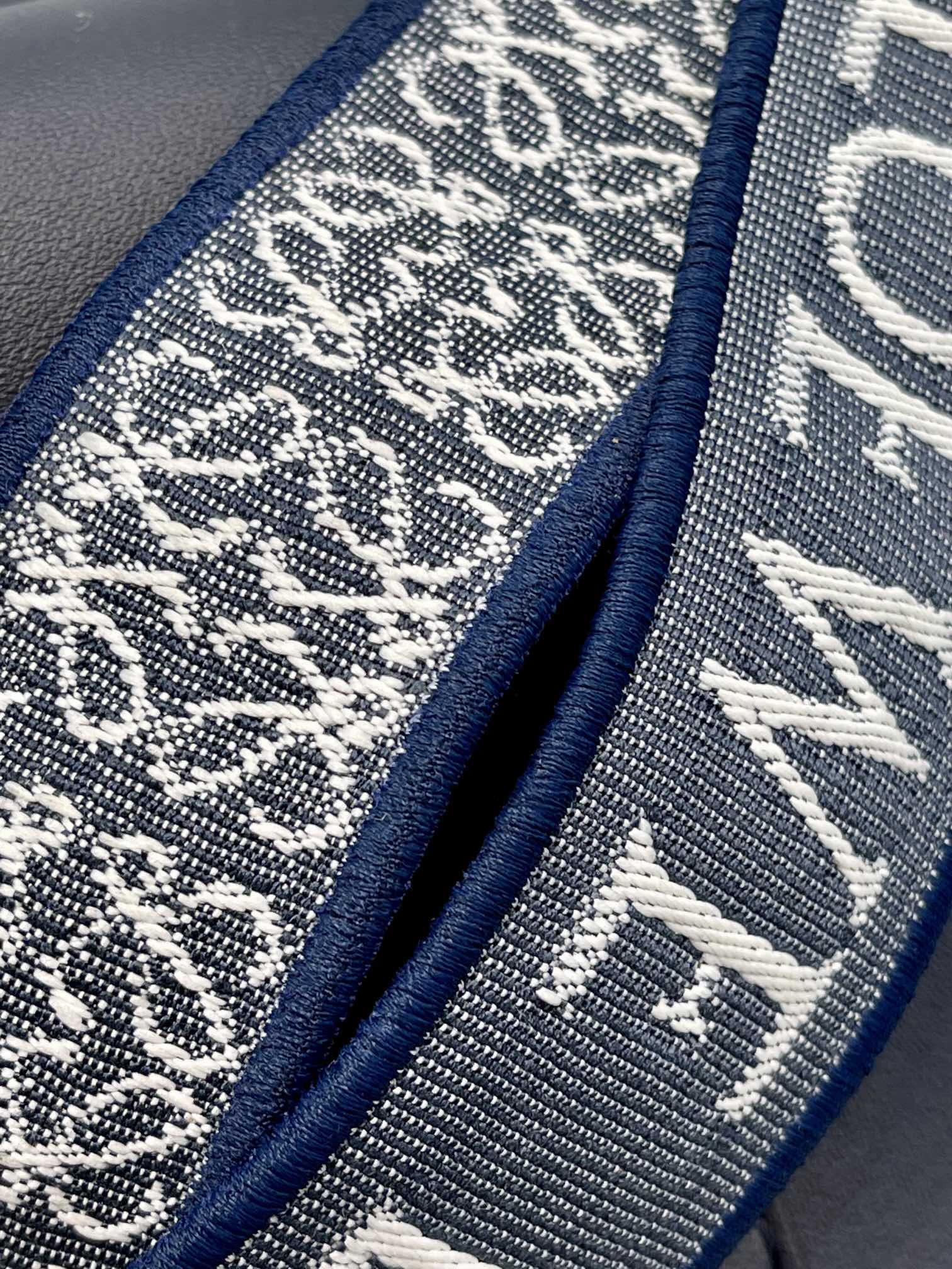 L0ew* XS Military Messenger Bag Black/Green/Navy Blue For Women 9.1in / 23cm B553A72X22