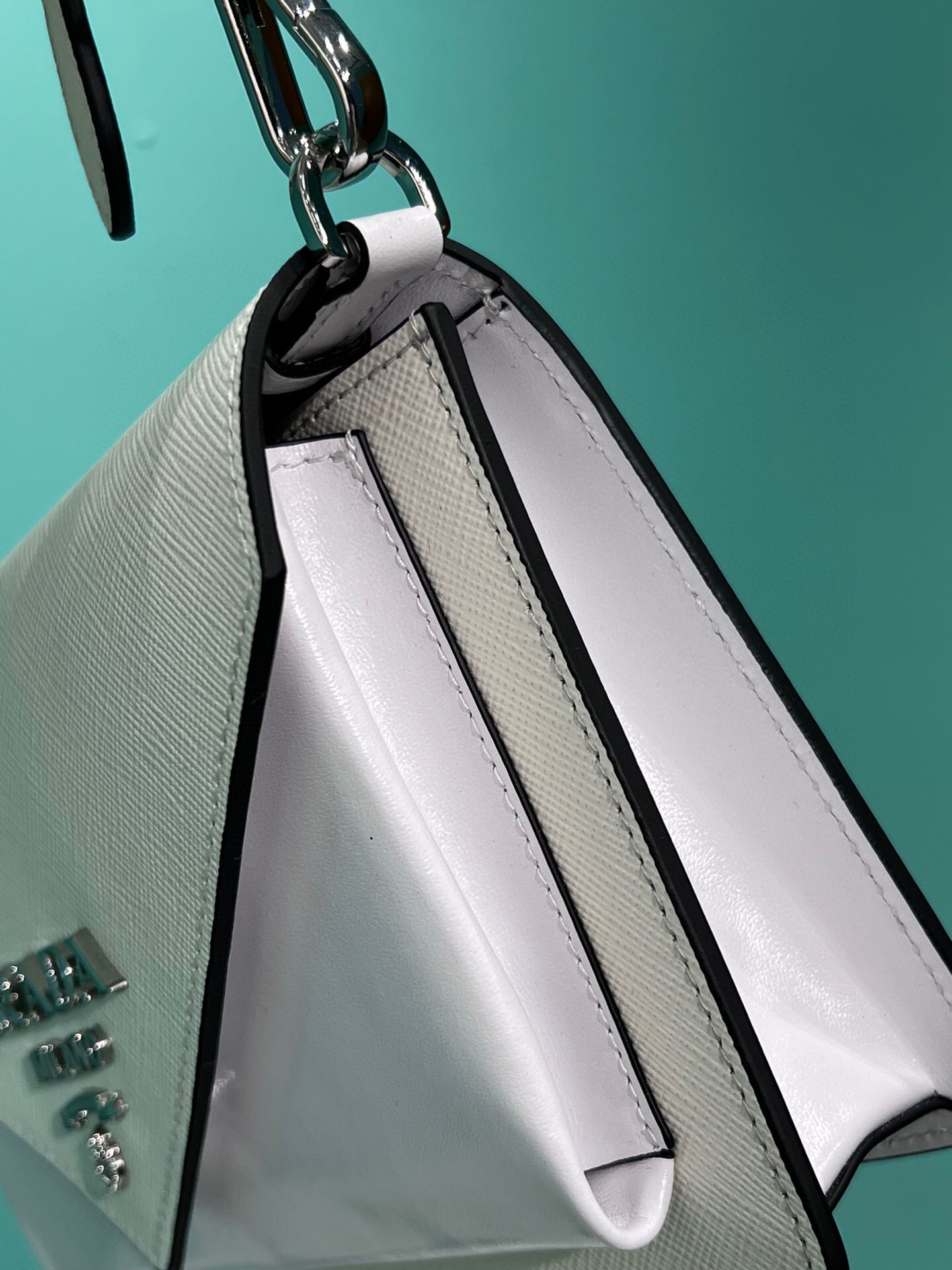 Pra*a Saffiano Mini Envelope Bag In White For Women 7.8 in/ 20cm 1BP020_2EVU_F0009_V_N2O