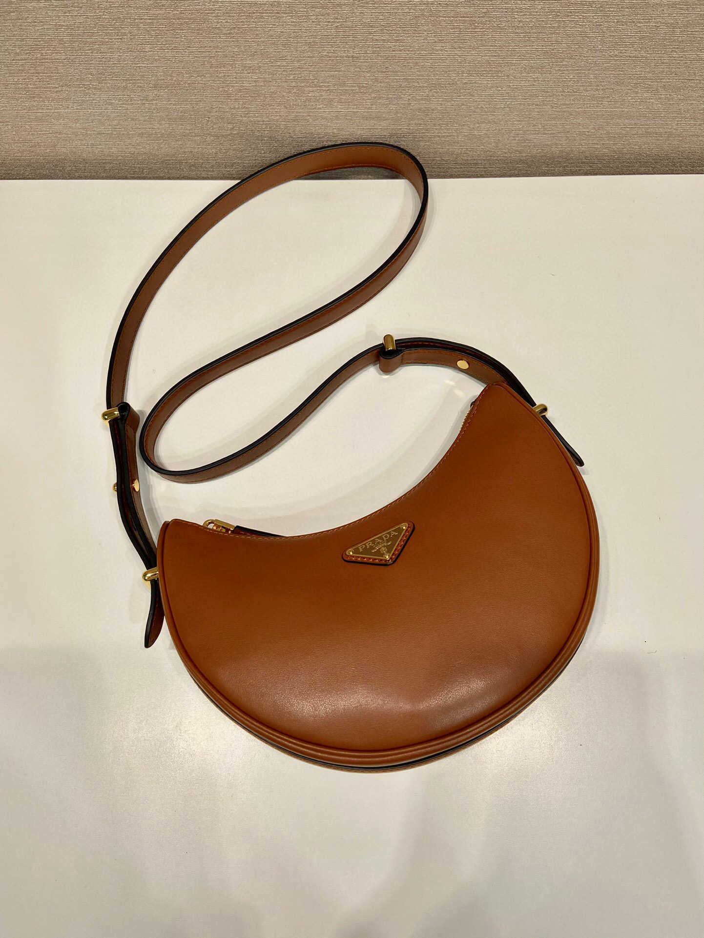 Pra*a Shoulder Bag In Brown For Women 8.8in/ 22.5cm 1BC194_ASK_F0XUG_V_HOO