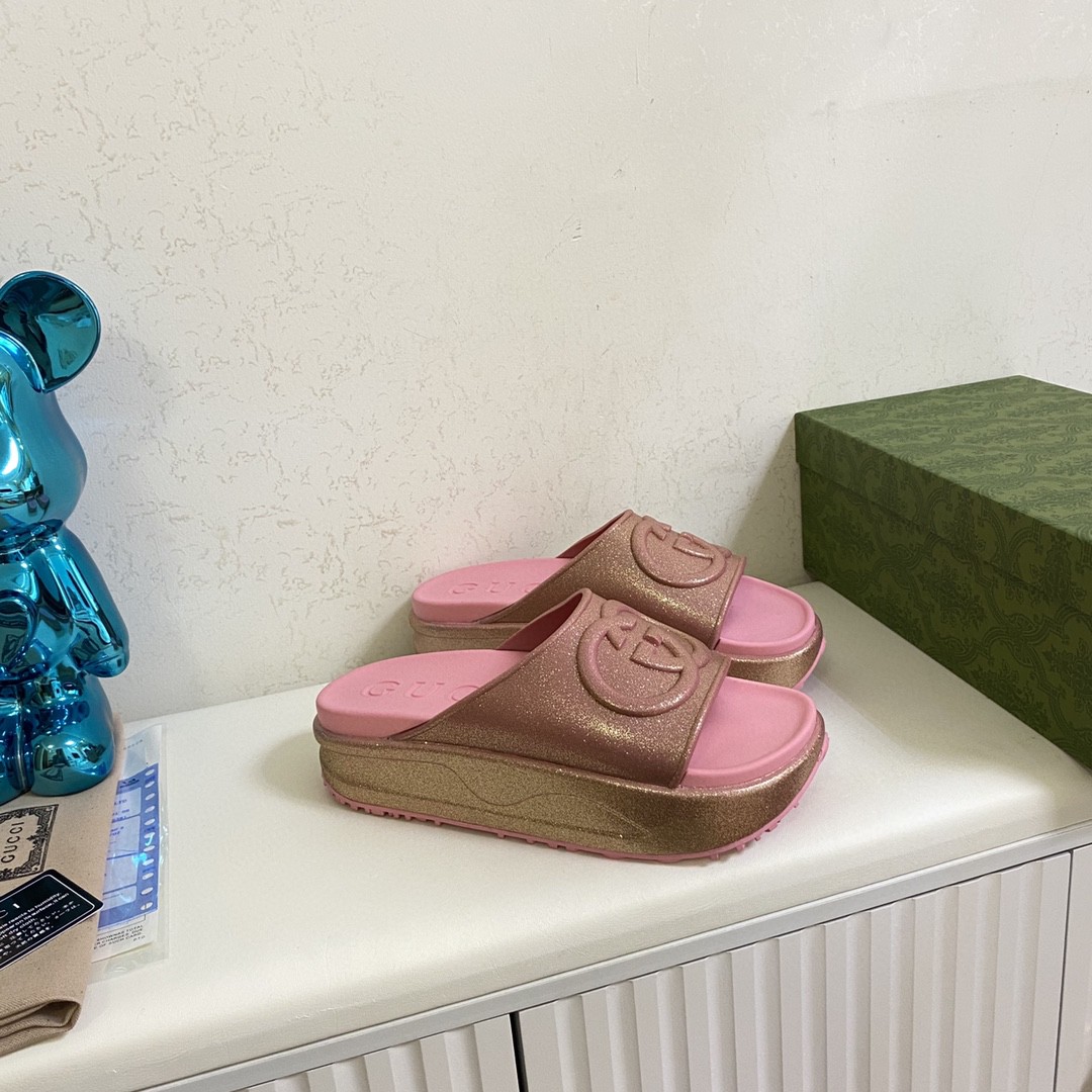 Gvc*1 Interlocking G Slide Sandal Pink For Men