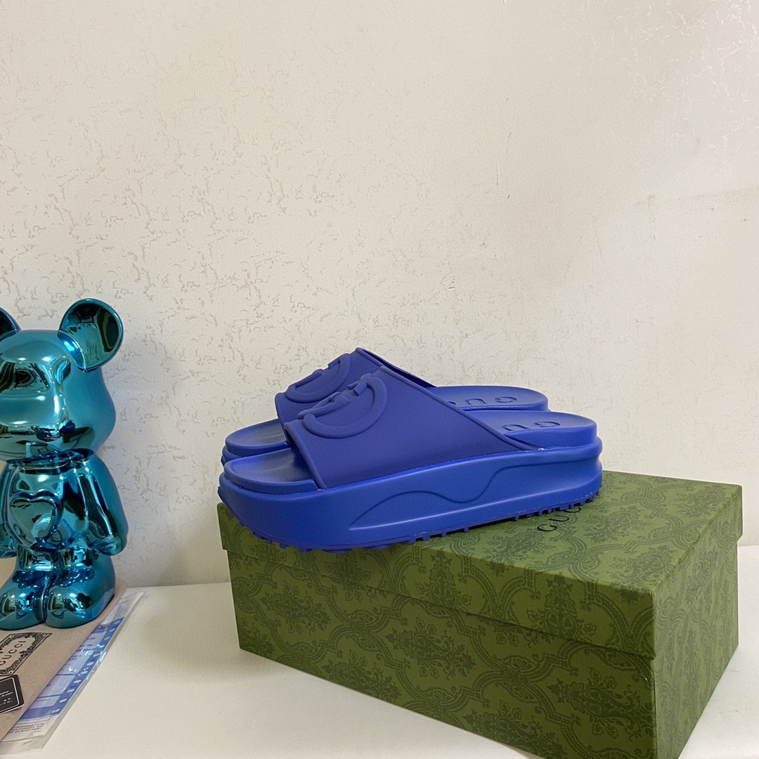 Gvc*1 Interlocking G Slide Sandal Blue For Men