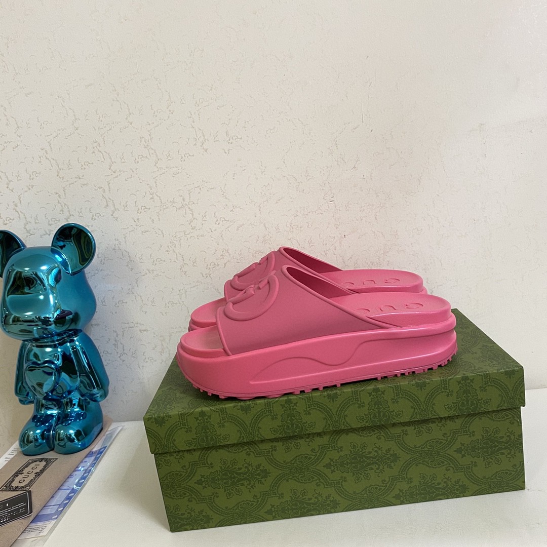 Gvc*1 Interlocking G Slide Sandal Pink For Men