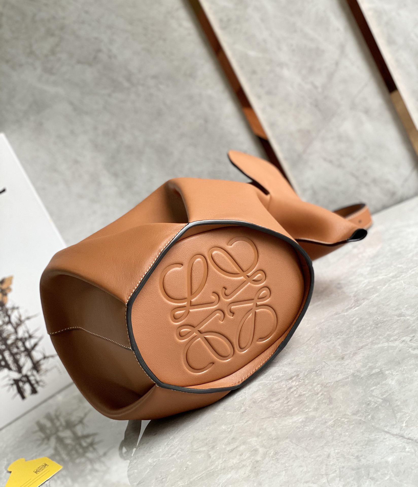 L0ew* Large Elephant Bag Brown For Women 14.2in / 36cm B623A18X01