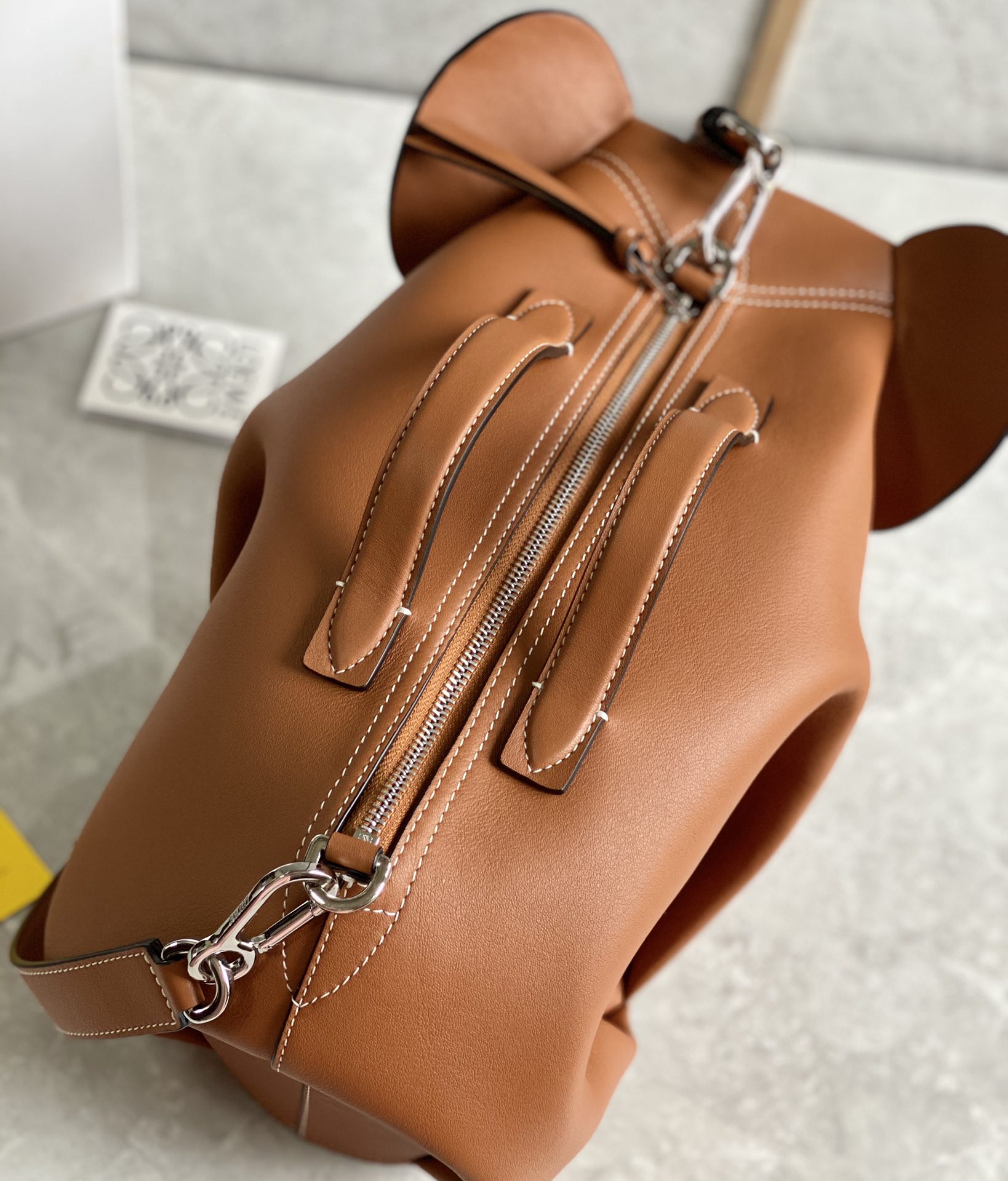 L0ew* Large Elephant Bag Brown For Women 14.2in / 36cm B623A18X01