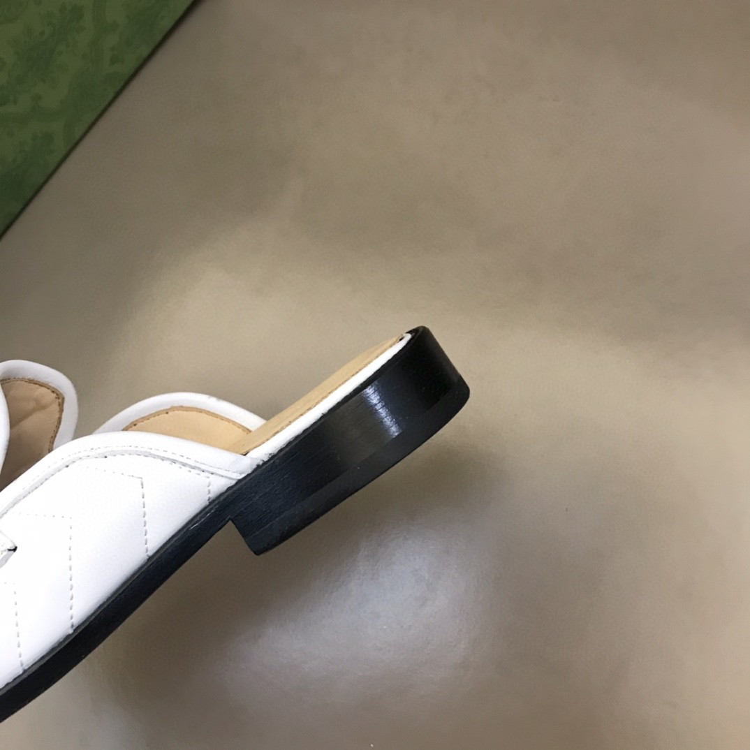 Gvc*1 Slipper With Interlocking G White For Men