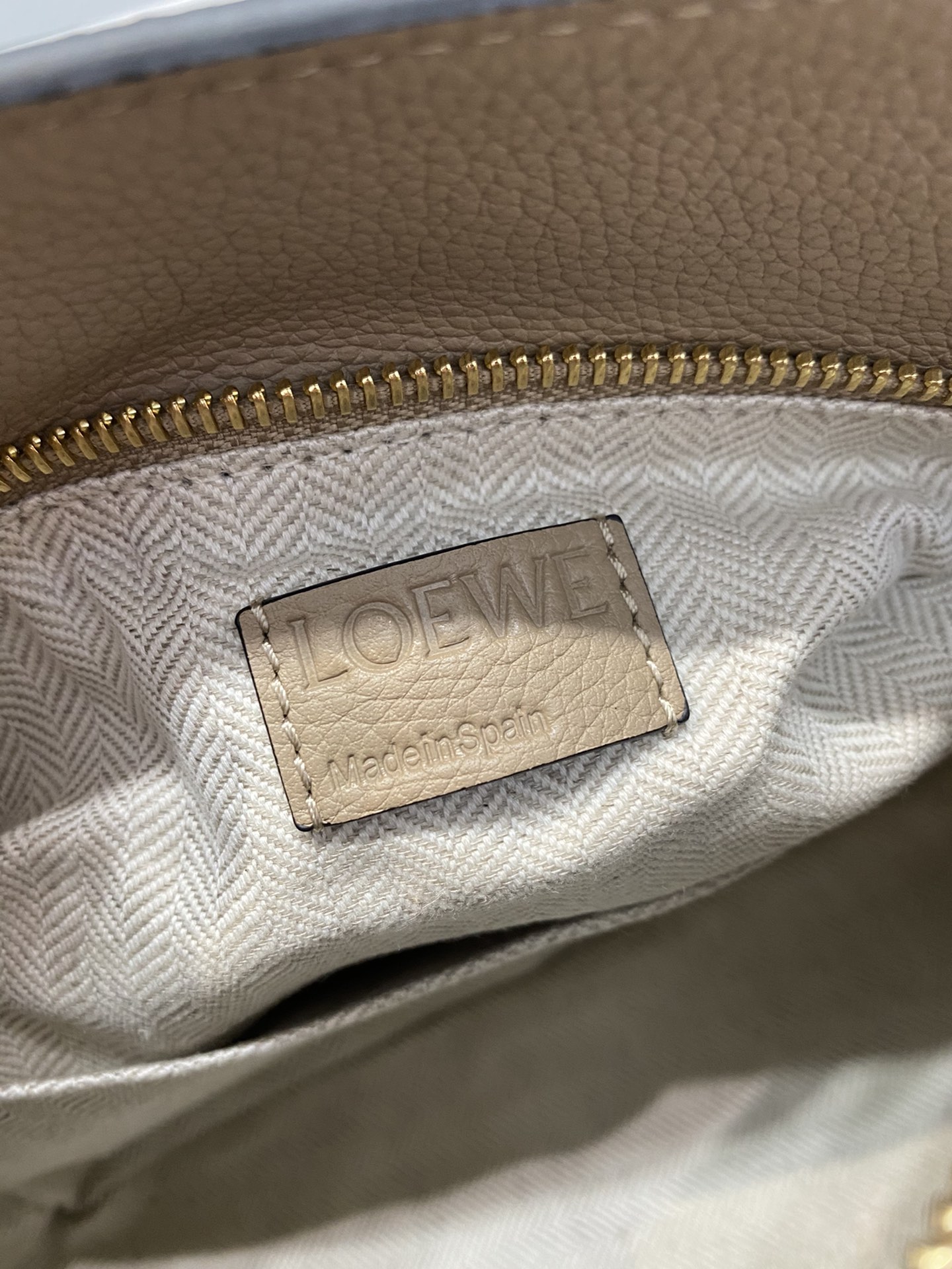 L0ew* Small Puzzle Bag Caramel For Women 9.4in / 24cm