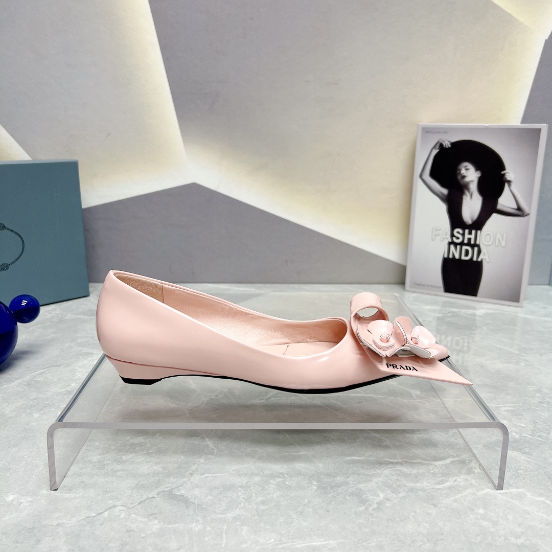Pra*a Patent Pumps Pink For Women