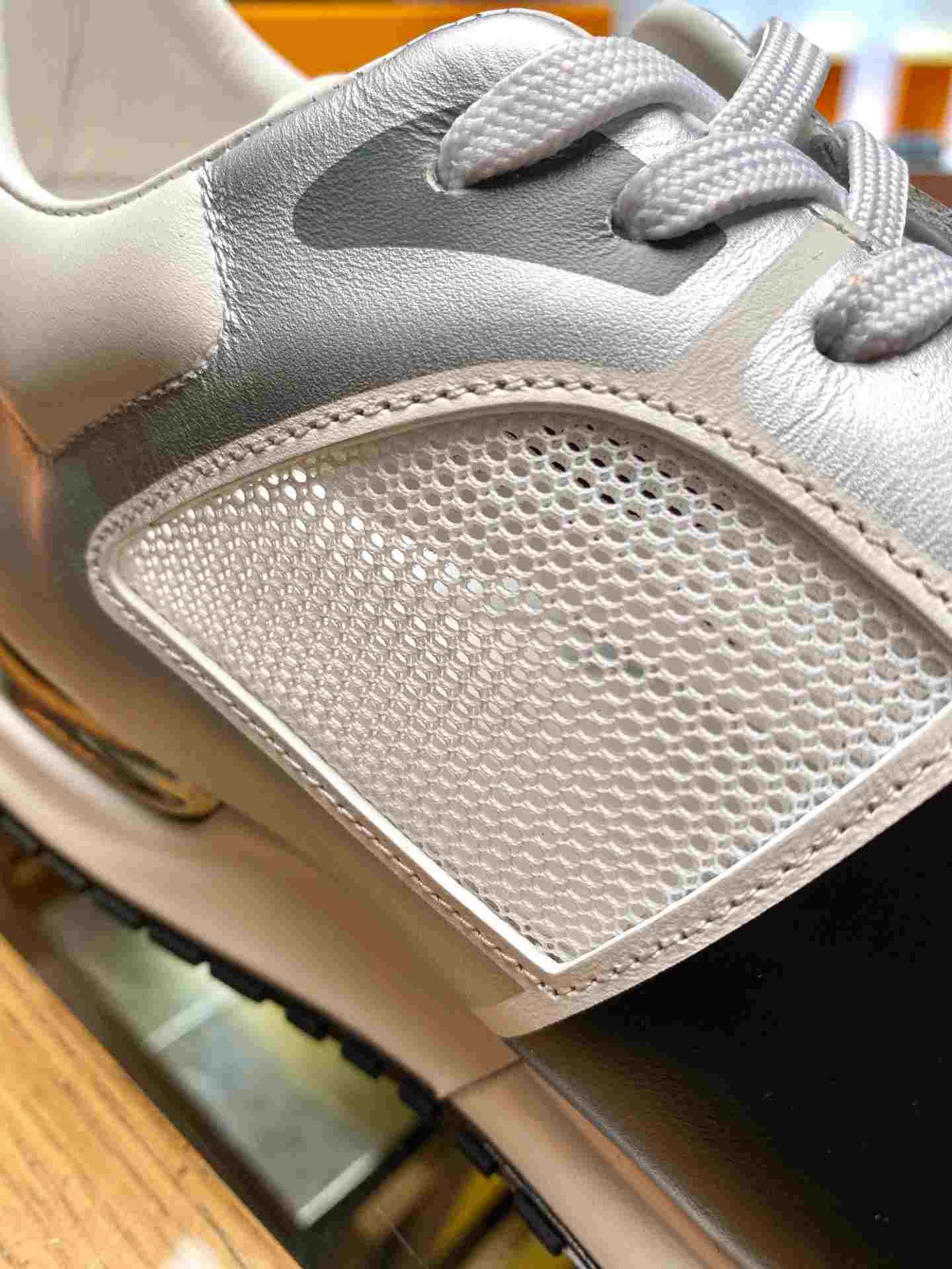 L0vis Vvtt0n Run Away Sneaker Silver For Men