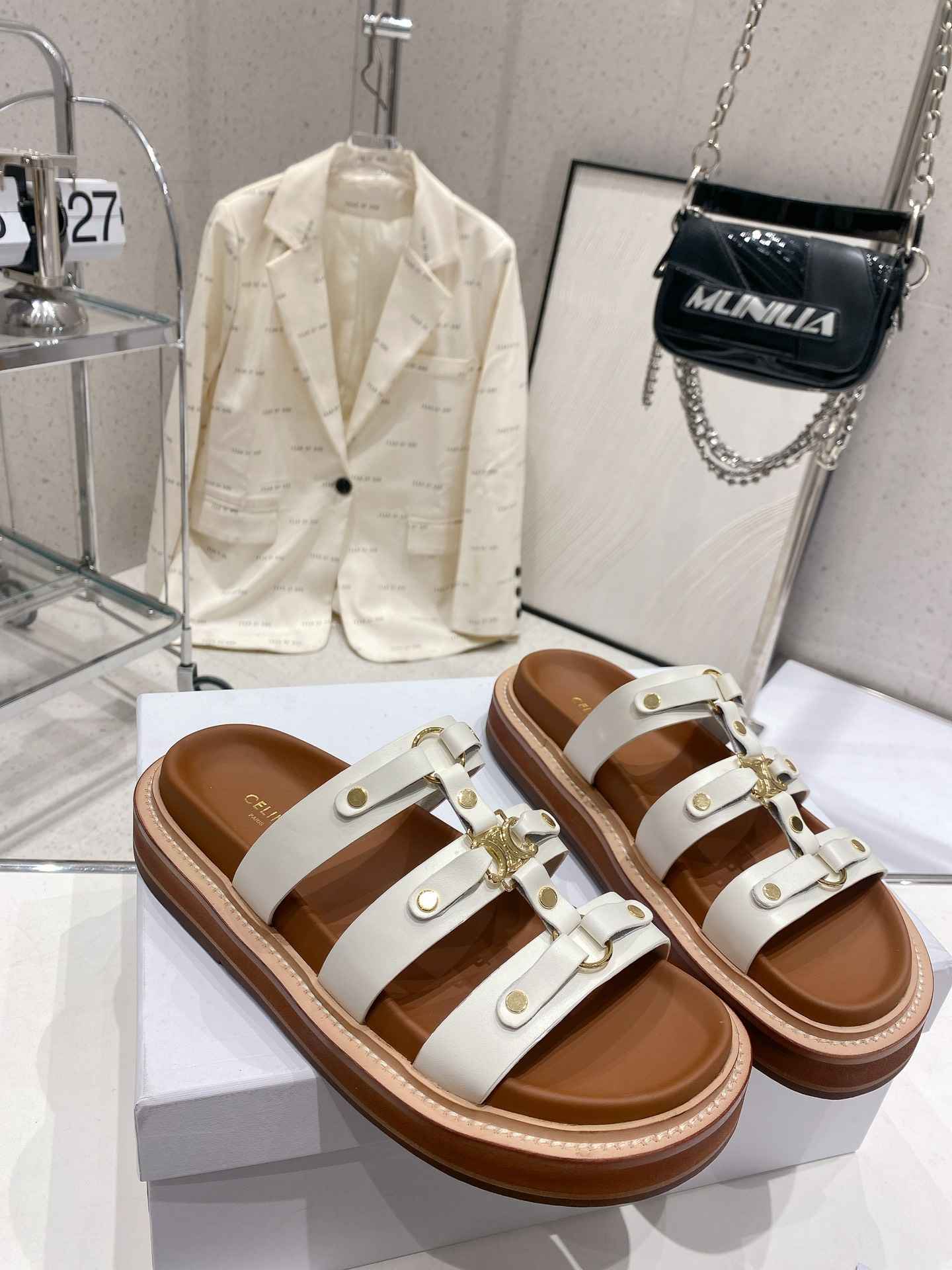 Ce1i*e Slides Tippi White For Women