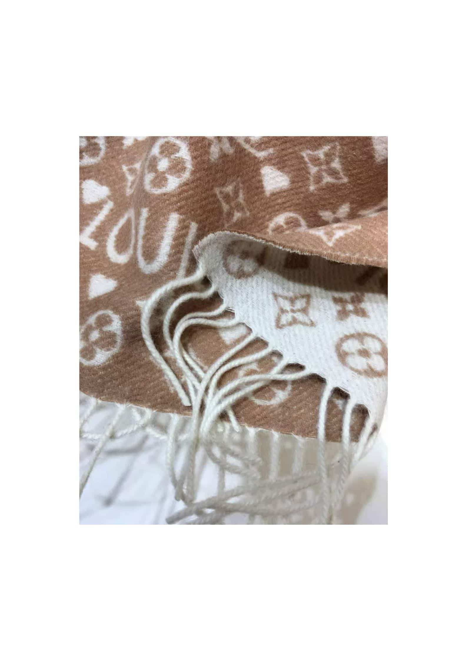 L0vis Vvtt0n Game On Scarf Brown For Women