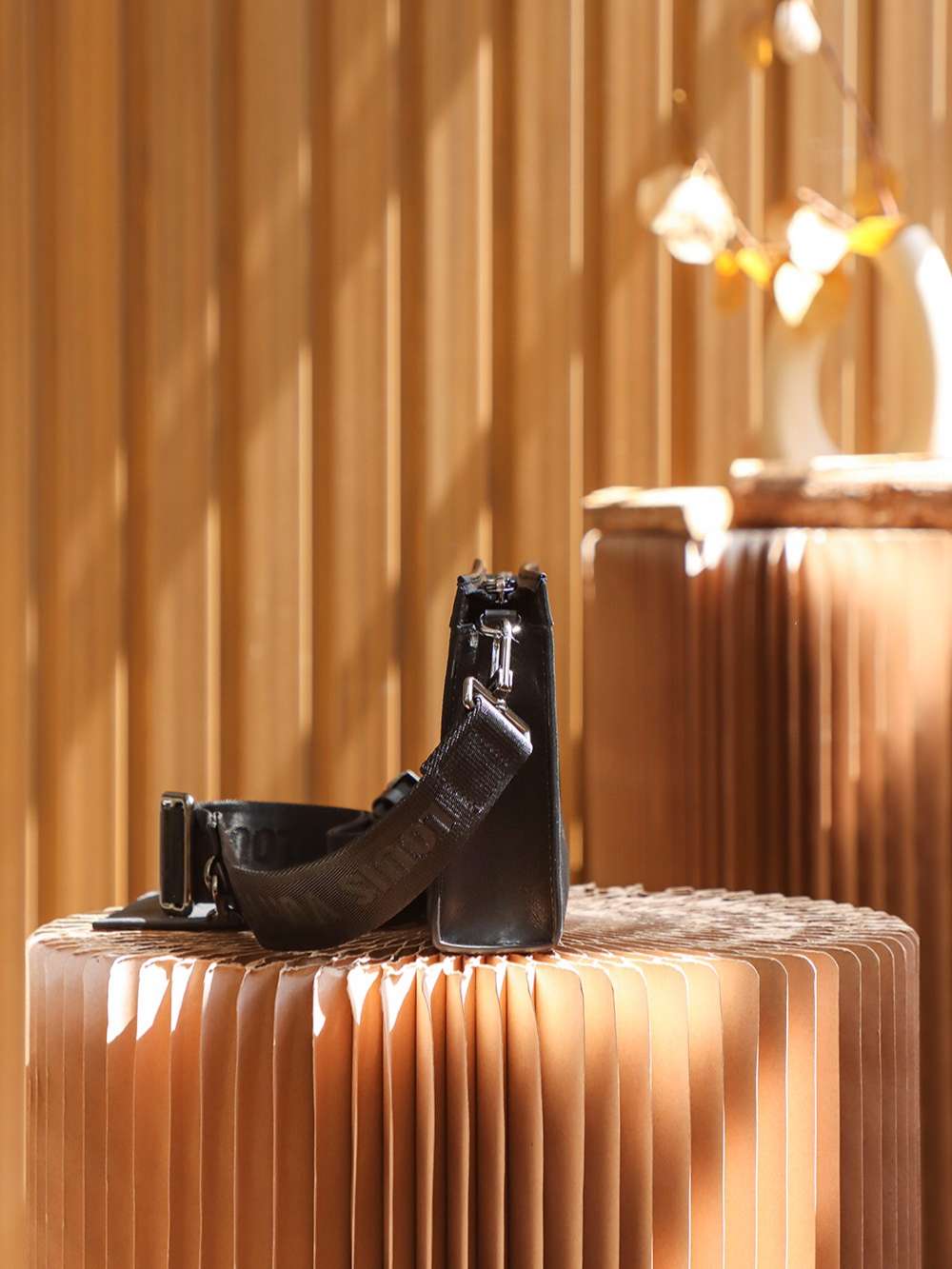 L0vis Vvtt0n Gaston Wearable Wallet Black For Women 22cm / 8.7in M81124