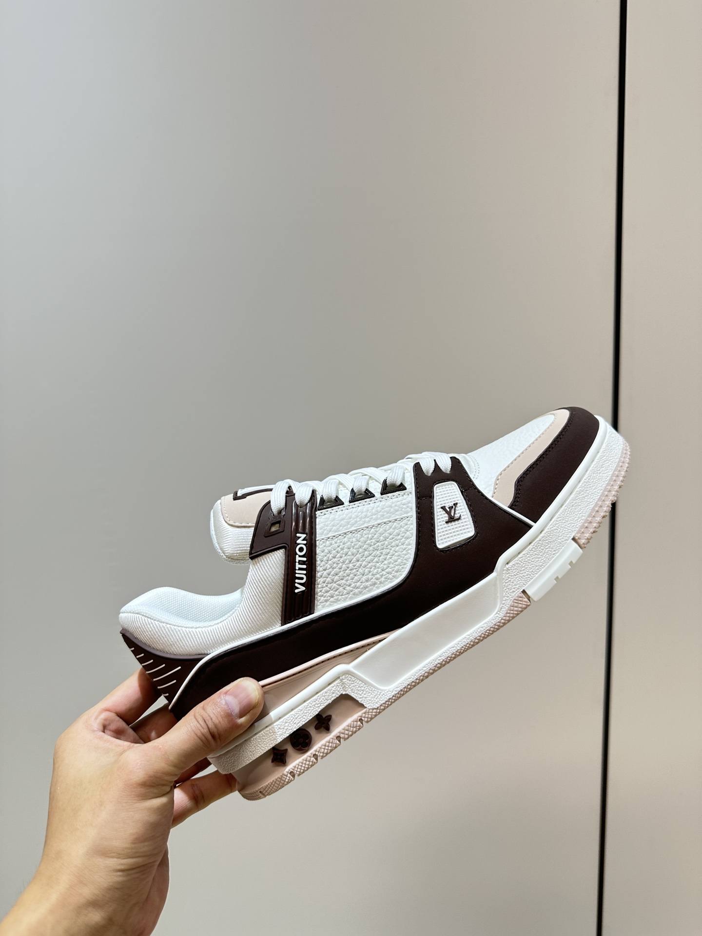 L0vis Vvtt0n LV Trainer Sneaker Dark Brown For Women