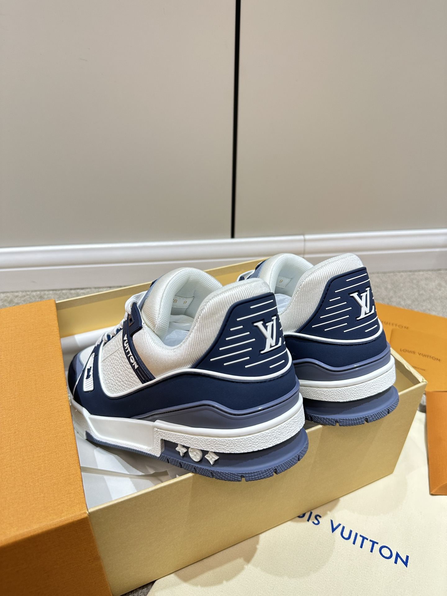 L0vis Vvtt0n LV Trainer Sneaker Blue For Women