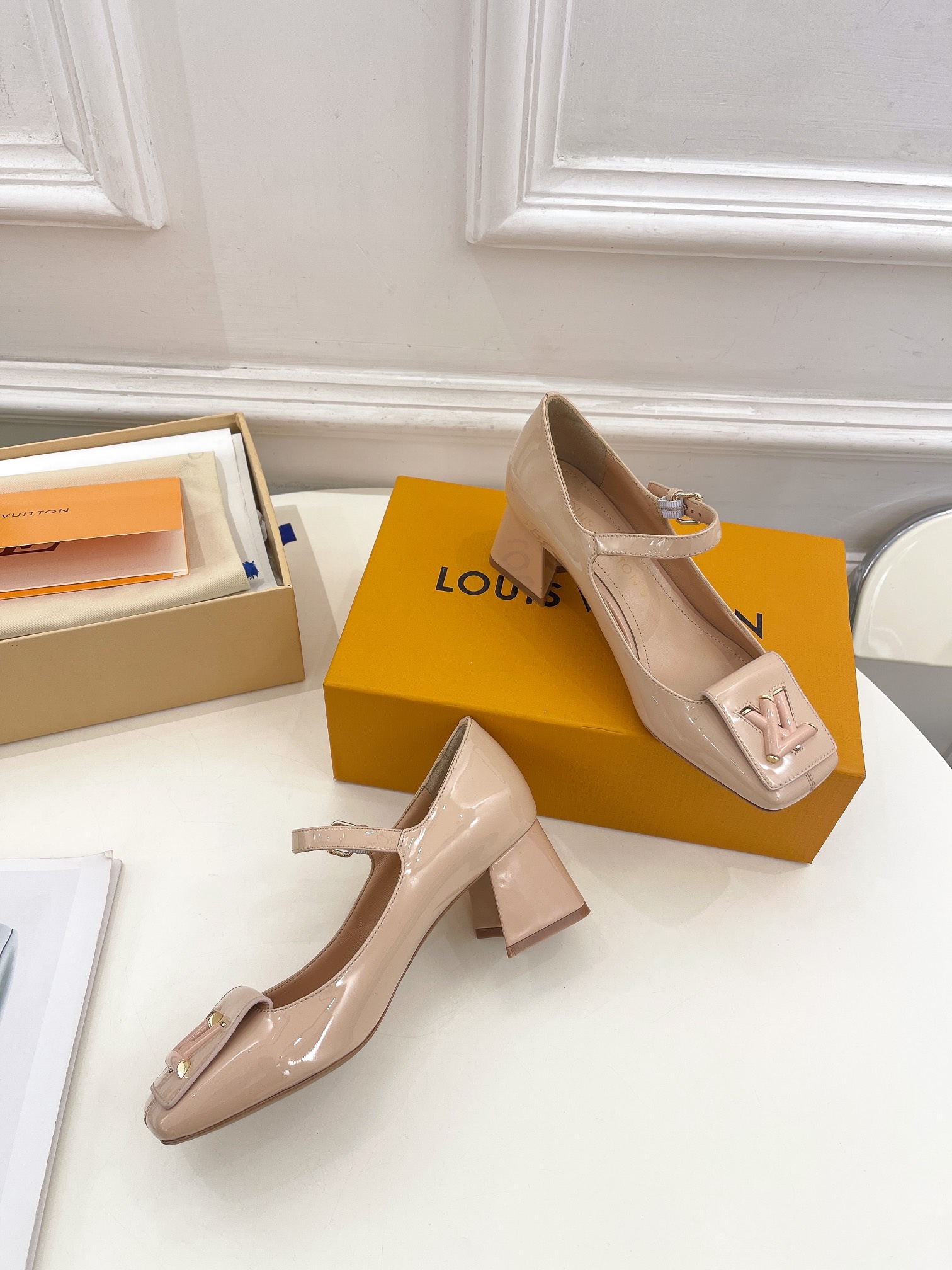 L0vis Vvtt0n Shake Pump Pink For Women 5.5 cm / 2.2-inch