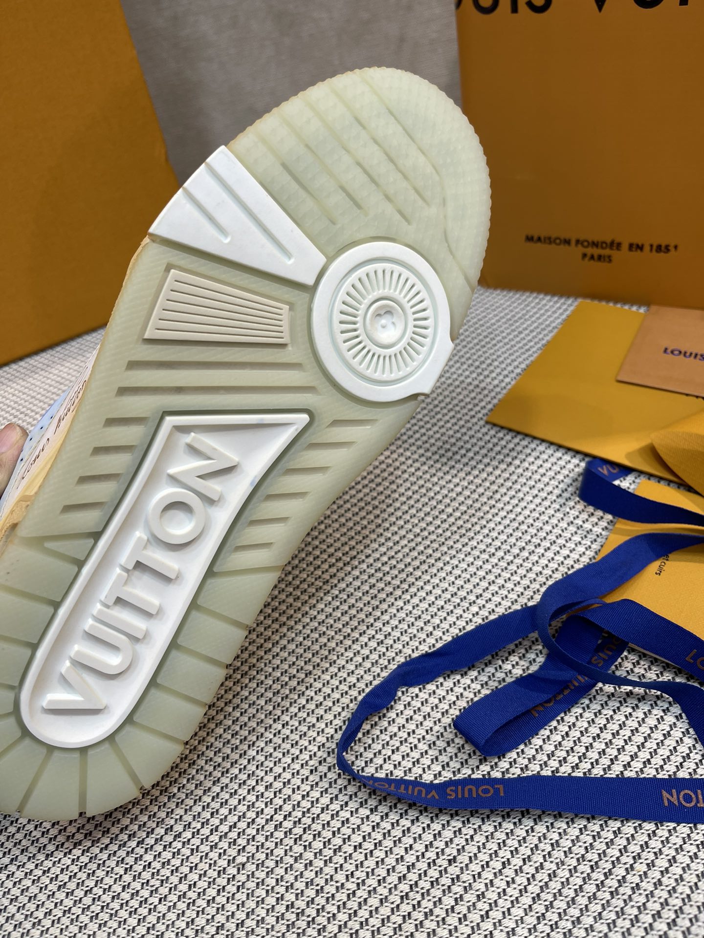 L0vis Vvtt0n Trainer Sneaker LV Light Blue For Women