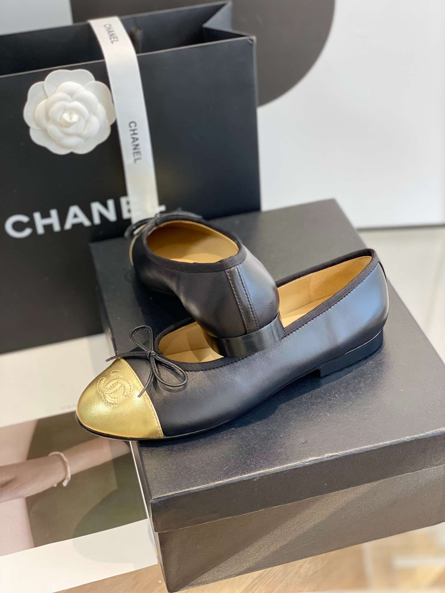 Ch**el Ballet Flats Black/Gold For Women