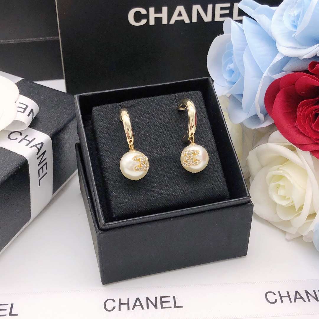 Ch**el C-Shaped Rhinestone Earrings Gold For Women