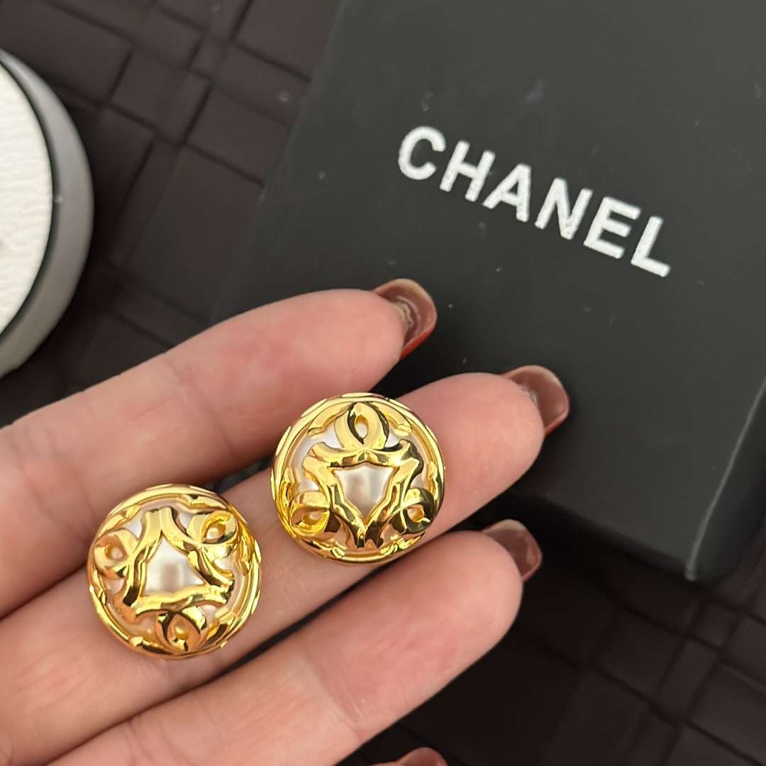 Ch**el Double C-Shaped Round Pearl Earrings Gold For Women