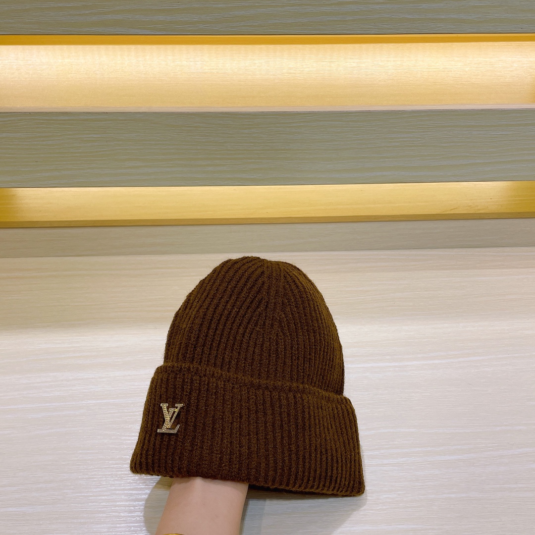 L0vis Vvtt0n Ahead Beanie Brown For Women