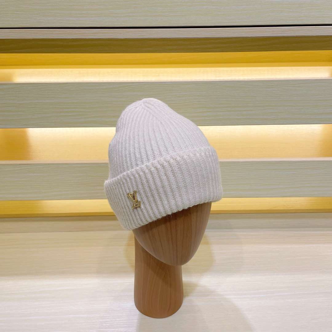 L0vis Vvtt0n Ahead Beanie White For Women