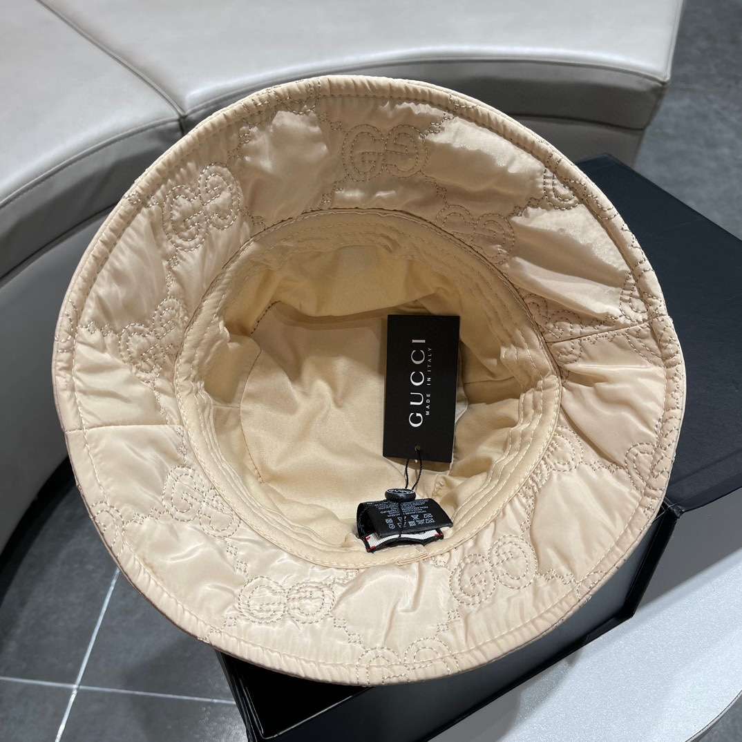 Gvc*1 Quilted Bucket Hat Cream For Women